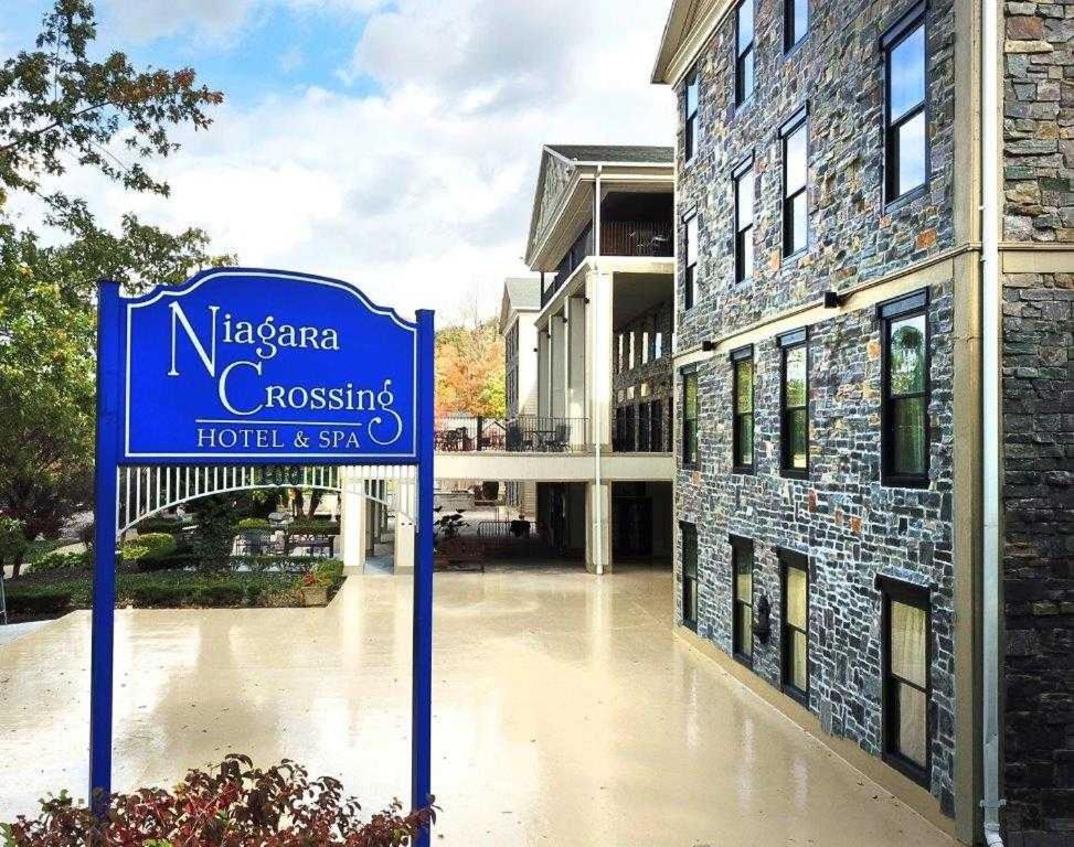 Niagara Crossing Hotel and Spa - main image