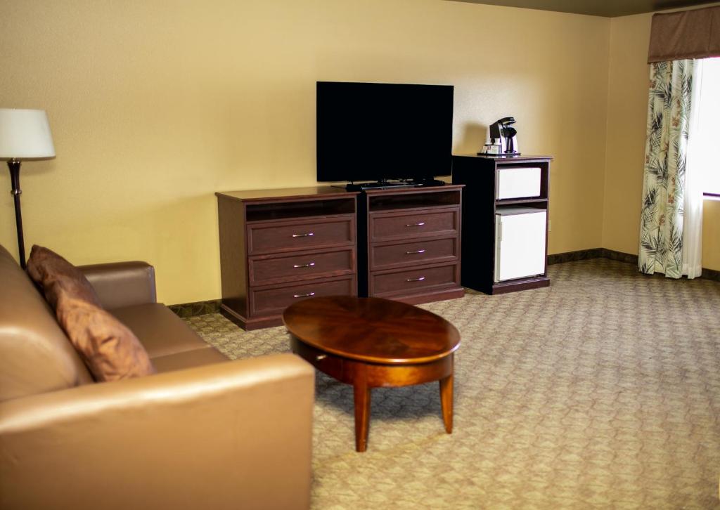 Seaport Inn & Suites - image 3