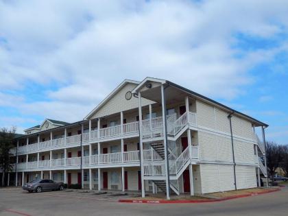 InTown Suites Extended Stay Lewisville Tx- East corporate Drive - image 5