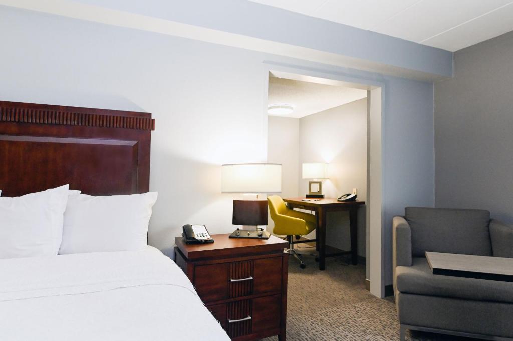 Hampton Inn Lexington Park - image 4