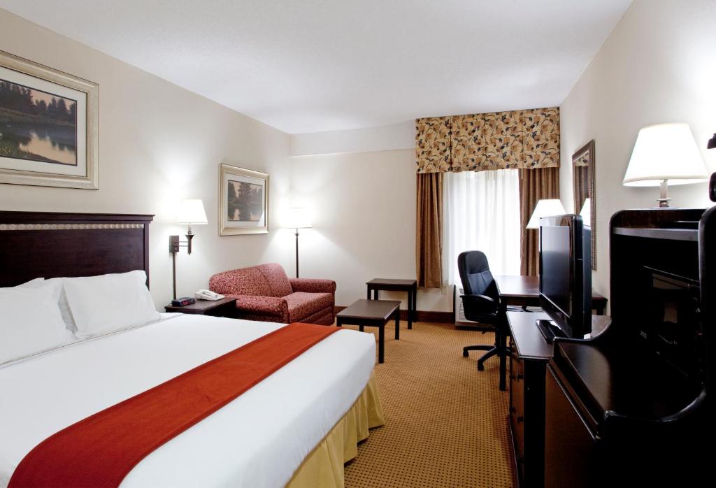 Holiday Inn Express Hotel & Suites Lexington-Hwy 378 an IHG Hotel - image 7