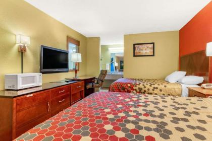 Econo Lodge Lexington - image 10