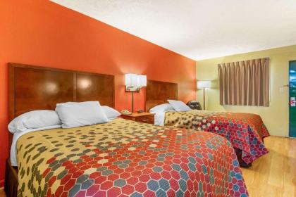 Econo Lodge Lexington - image 11