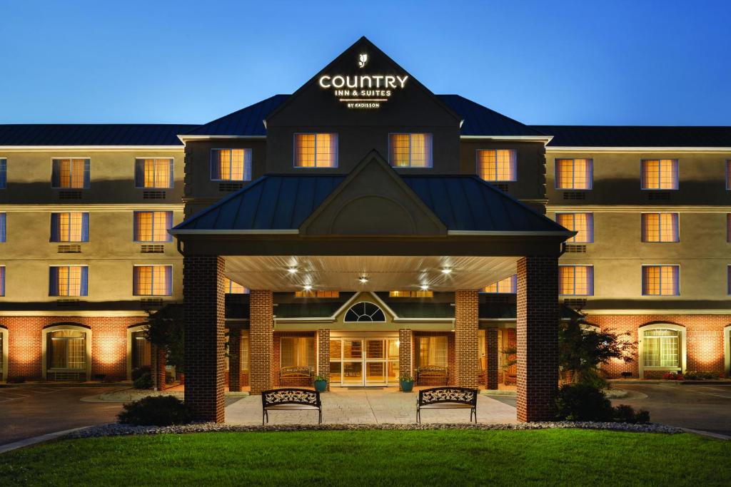 Country Inn & Suites by Radisson Lexington VA - main image
