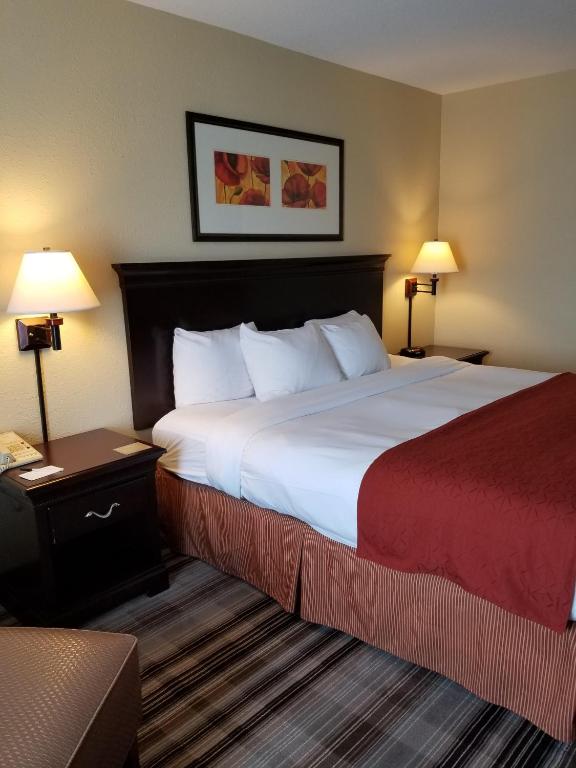 Country Inn & Suites by Radisson Lexington VA - image 6