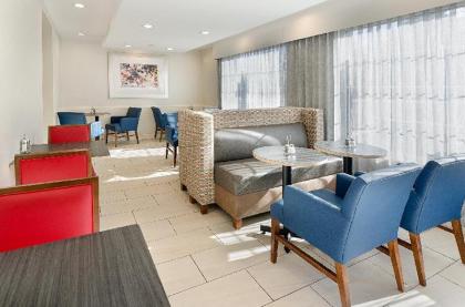 Holiday Inn Express Lexington - image 14