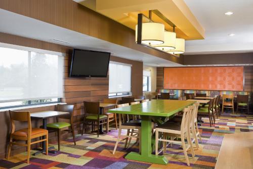 Fairfield Inn & Suites Lexington Keeneland Airport - image 4