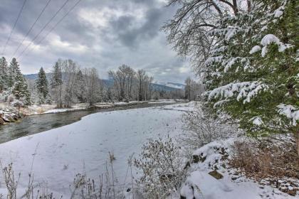 Cozy and Pet-Friendly Libby Cottage by Creek! - image 6