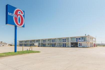 Motel 6-Liberal KS - image 11