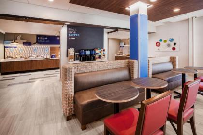 Holiday Inn Express & Suites - Liberal an IHG Hotel - image 4