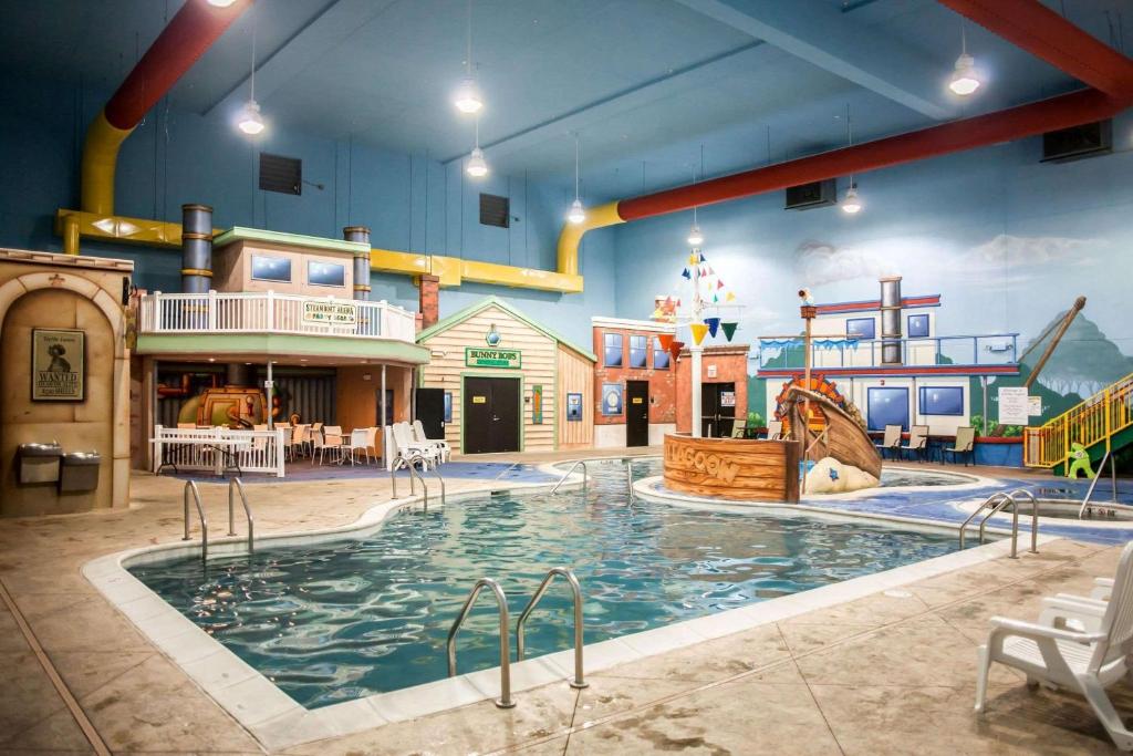 Sleep Inn & Suites Indoor Waterpark - image 6