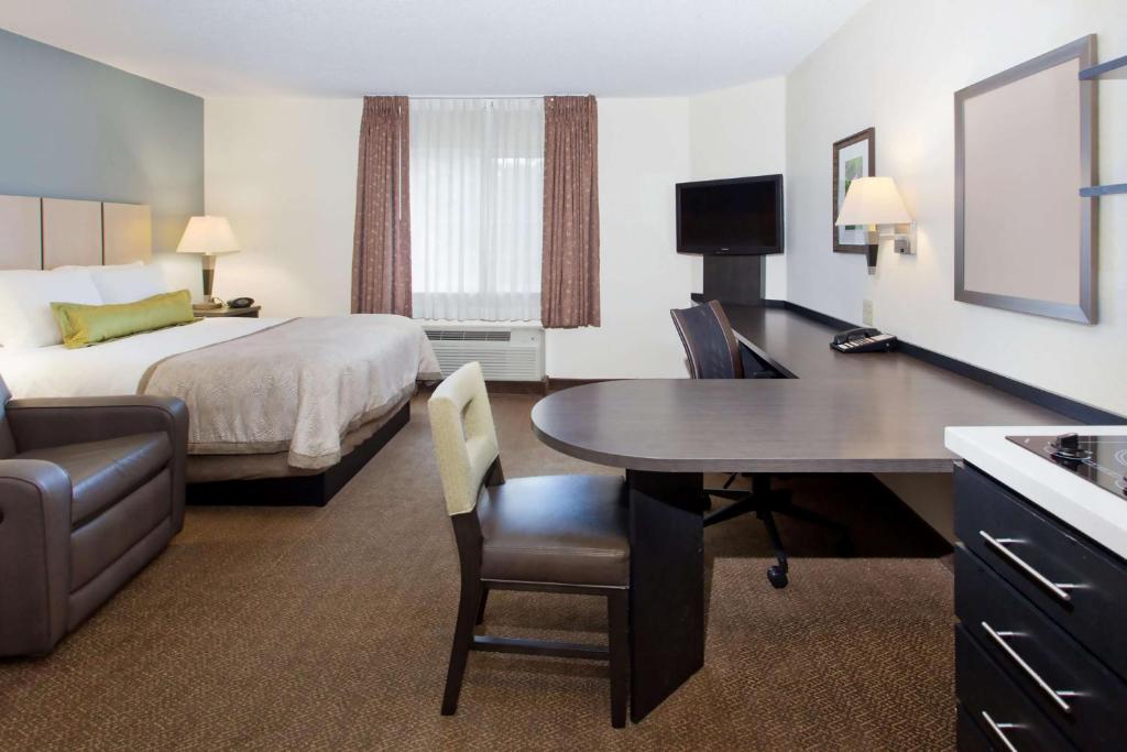 Sonesta Simply Suites Chicago Libertyville - image 5