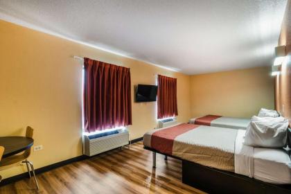 Motel 6-Libertyville IL - image 15