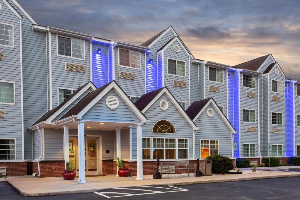 Microtel Inn & Suites by Wyndham Lillington/Campbell University - main image