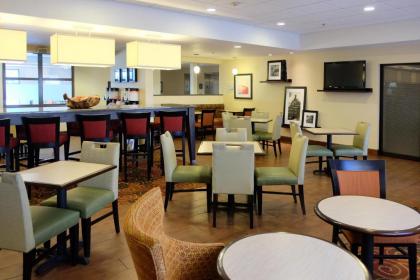 Hampton Inn Lima - image 3