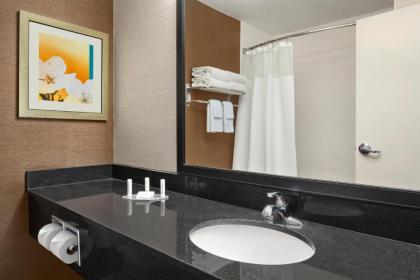 Fairfield Inn & Suites Lima - image 8