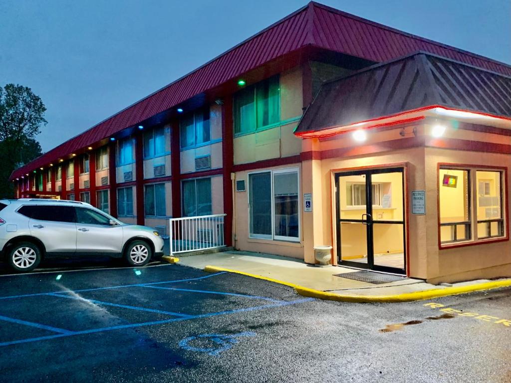 Red Carpet Inn & Suites - main image