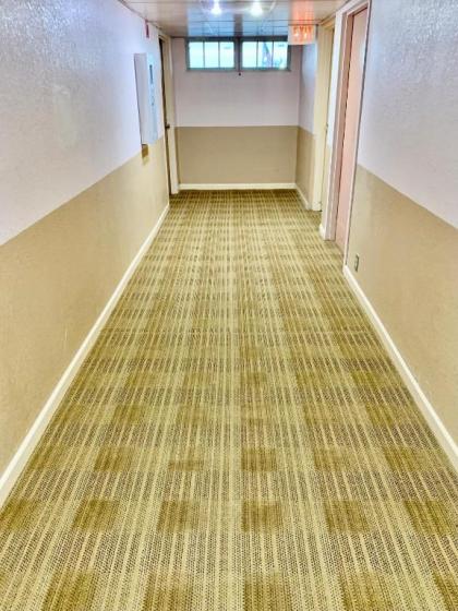 Red Carpet Inn & Suites - image 14