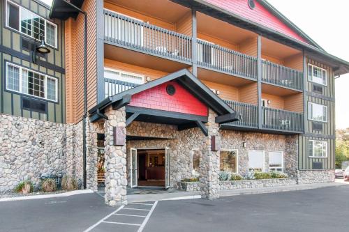 Comfort Inn & Suites Lincoln City - main image