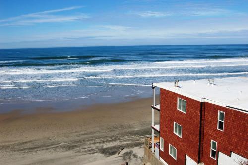 Beachfront Manor Hotel - main image