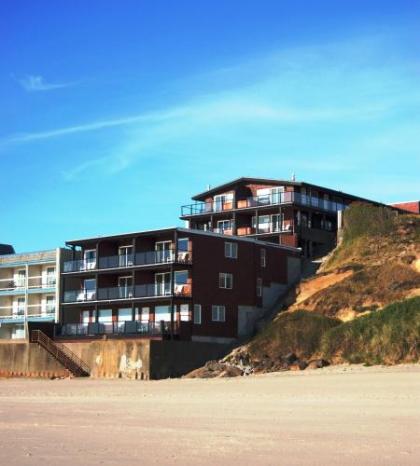 Beachfront Manor Hotel - image 2