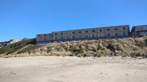 Sailor Jack Oceanfront Motel - main image