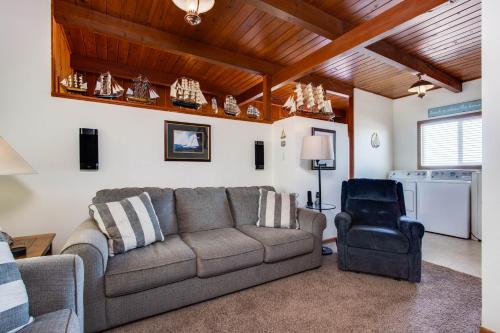 Lincoln City Beach Front Vacation Rental - image 2