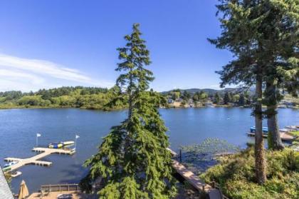 Lazy Lookout on Devils Lake Lincoln City Oregon