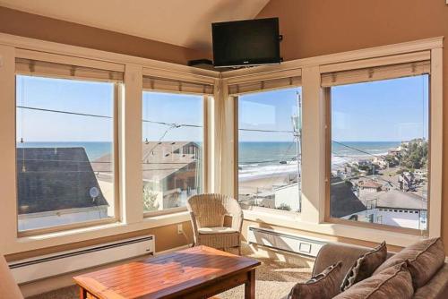 Lincoln City Beach House - main image