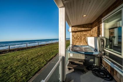 Oceanfront Contemporary Lincoln City