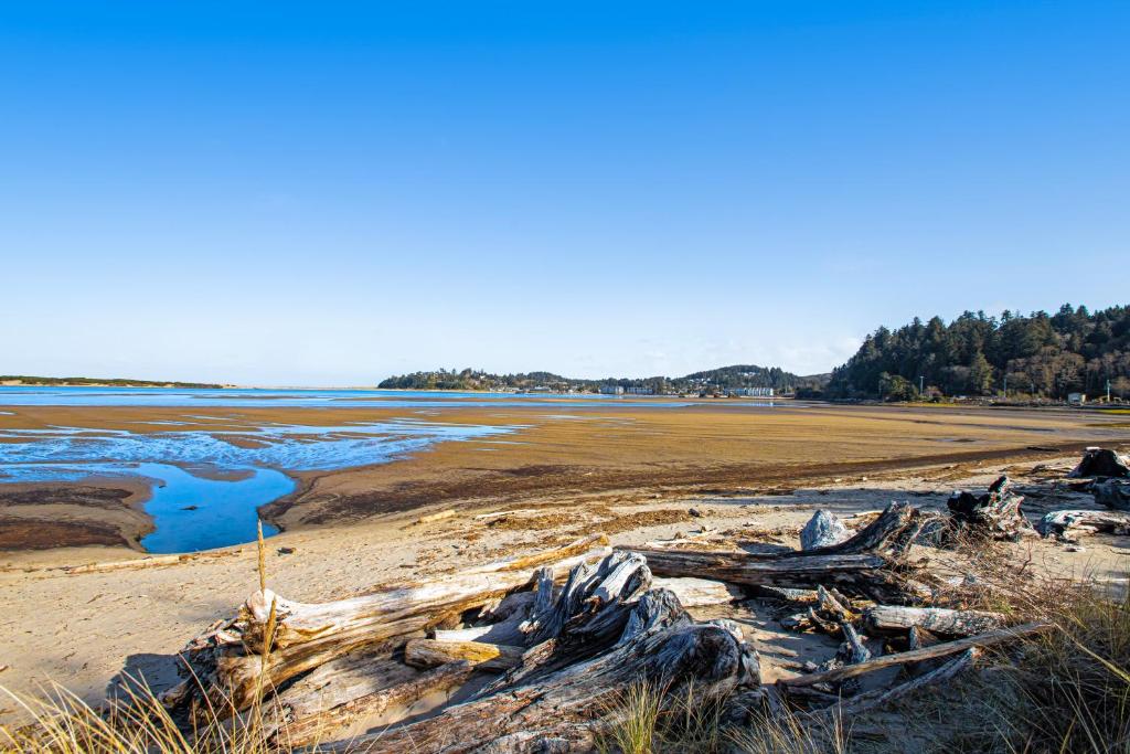 Siletz Bay Getaway - image 2