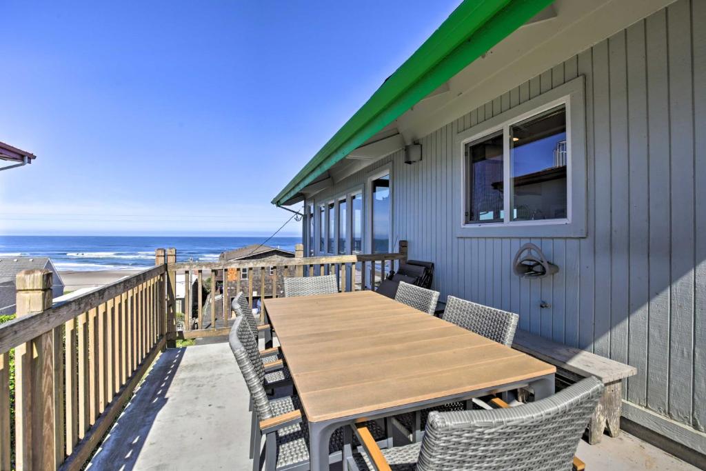 Large Ocean View Home 450 Feet From Beaches - image 2