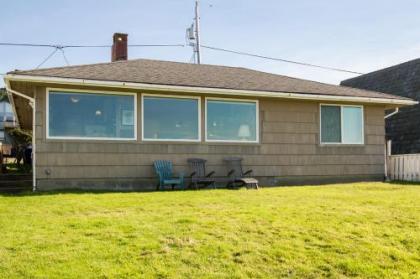 Beach Bungalow   Roads End Oregon