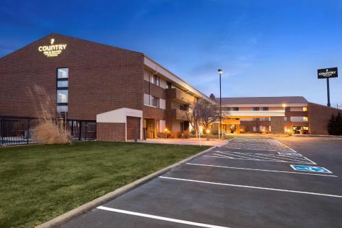 Country Inn & Suites by Radisson Lincoln Airport NE - main image