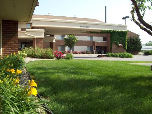 Country Inn & Suites by Radisson Lincoln Airport NE - image 5