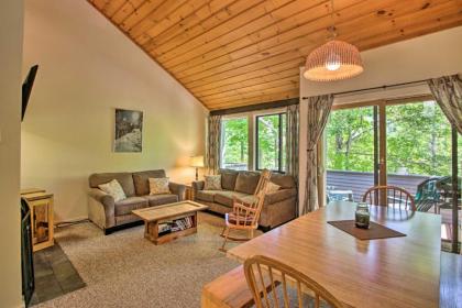 Village of Loon mtn Condo with Fireplace and Balcony New Hampshire