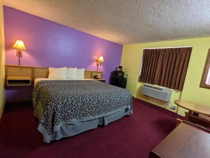 Great Plains Budget Inn - image 1