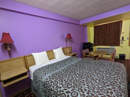 Great Plains Budget Inn - image 10