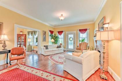 Elegant and Spacious Home 18 Mi to Lake Norman - image 5