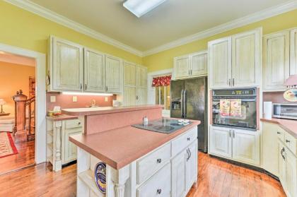 Elegant and Spacious Home 18 Mi to Lake Norman - image 9