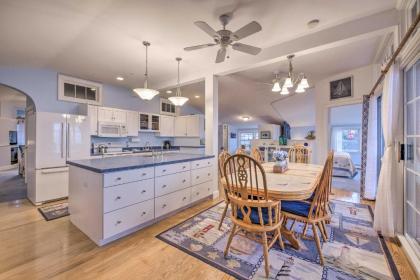 Spacious Lincolnville Penthouse - Walk to Beach! - image 10