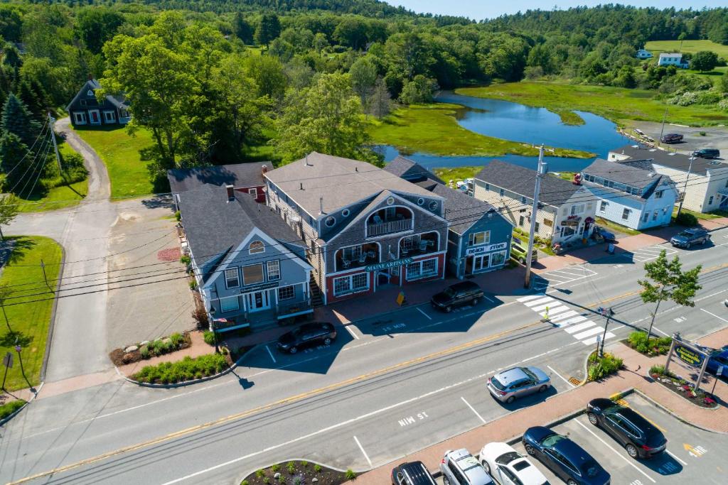 Spacious Lincolnville Penthouse - Walk to Beach! - image 5