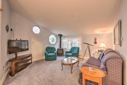 Spacious Lincolnville Penthouse - Walk to Beach! - image 9