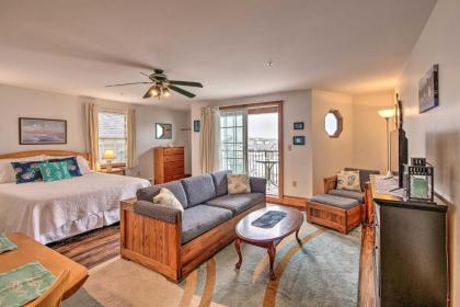 Oceanfront Lincolnville Studio with Private Balcony