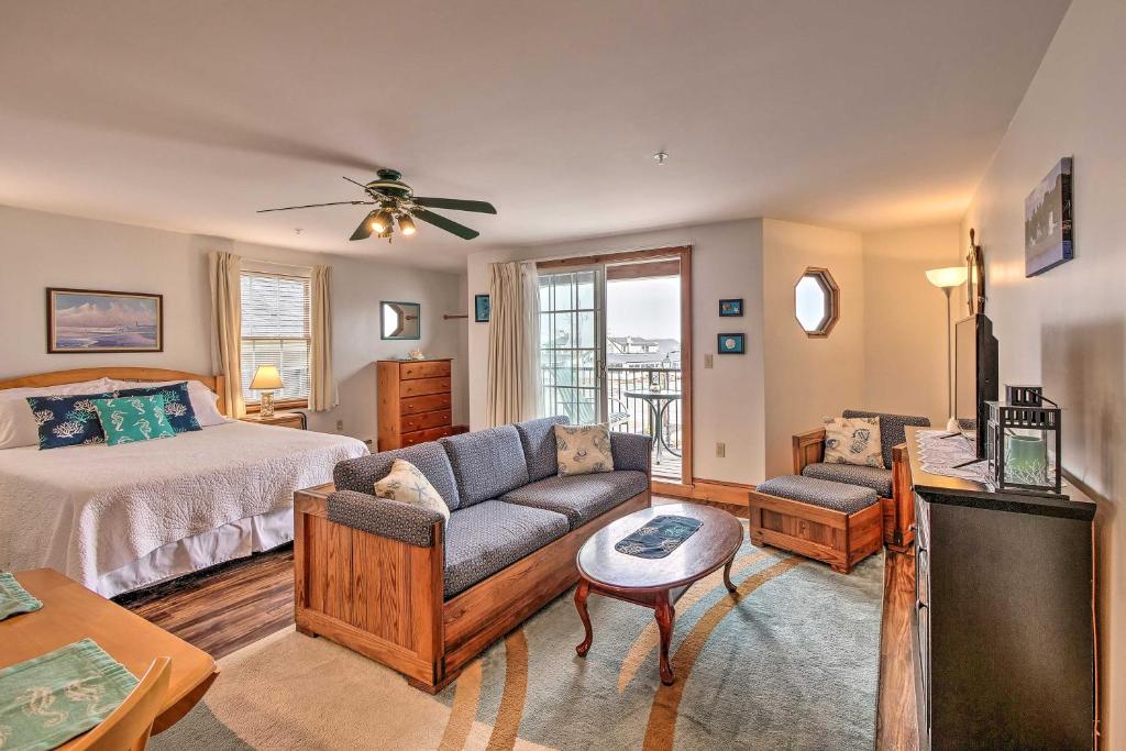 Oceanfront Lincolnville Studio with Private Balcony! - main image