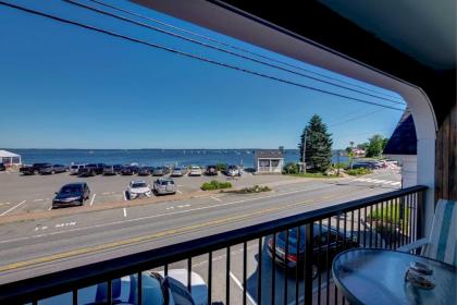 Lincolnville Studio with Ocean-view Balcony! - image 12