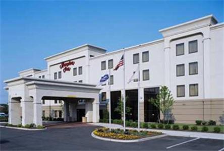 Hampton Inn Linden - main image