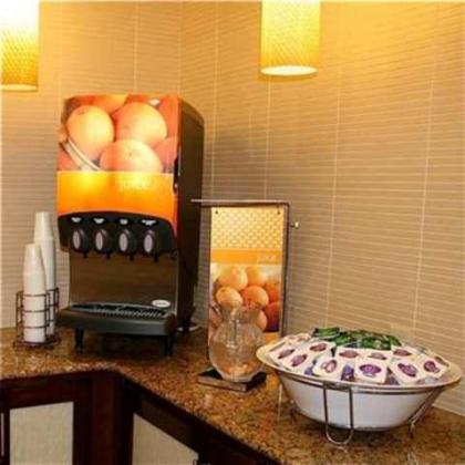 Hampton Inn Linden - image 11