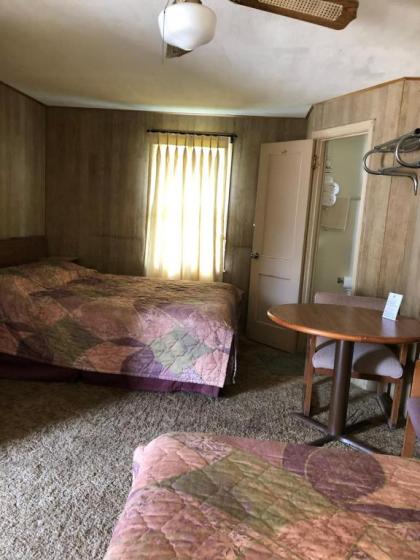 Coronado West Motel - image 8