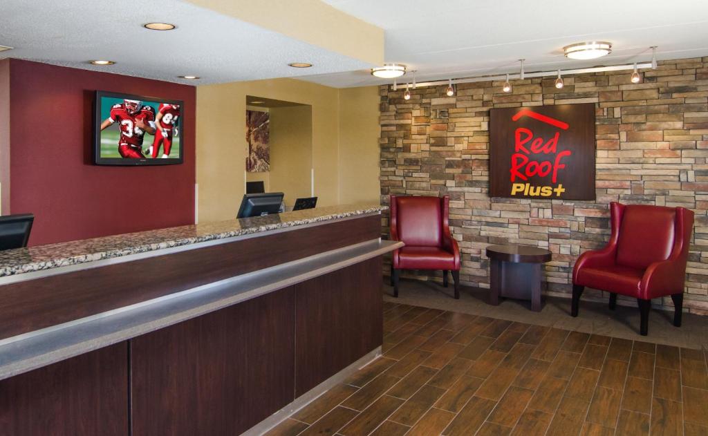 Red Roof Inn PLUS+ Baltimore-Washington DC/BWI Airport - image 2